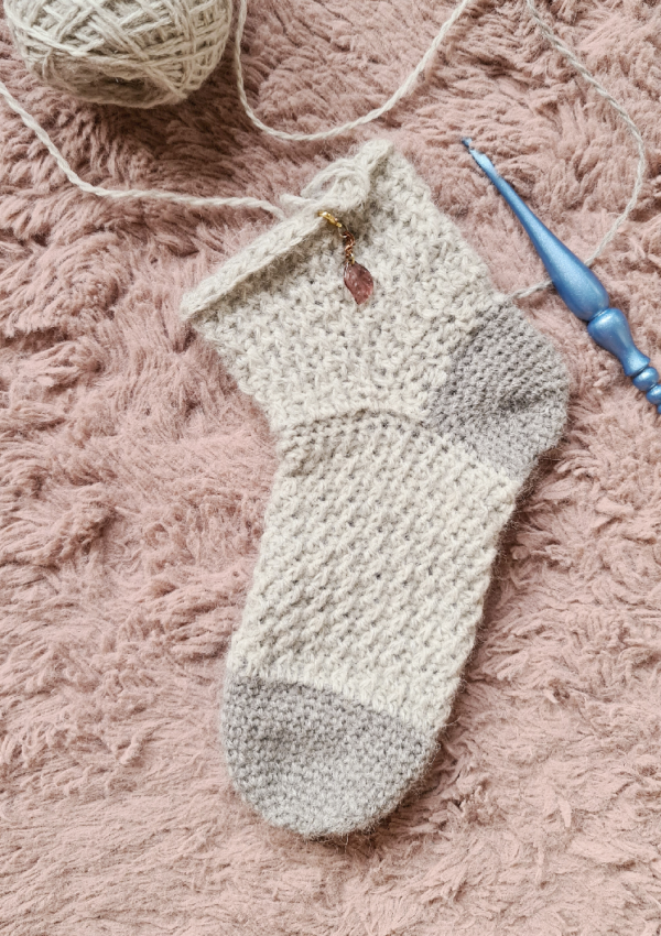 how to crochet socks with heel